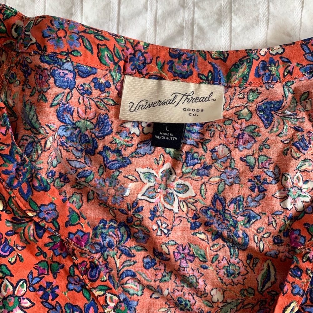 Universal Thread Floral Top | Red floral | Size Large | Puff Sleeve - Picture 3 of 8